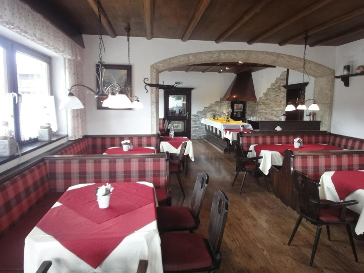 Kaiserhotel Neuwirt Oberndorf in Tirol Exterior foto